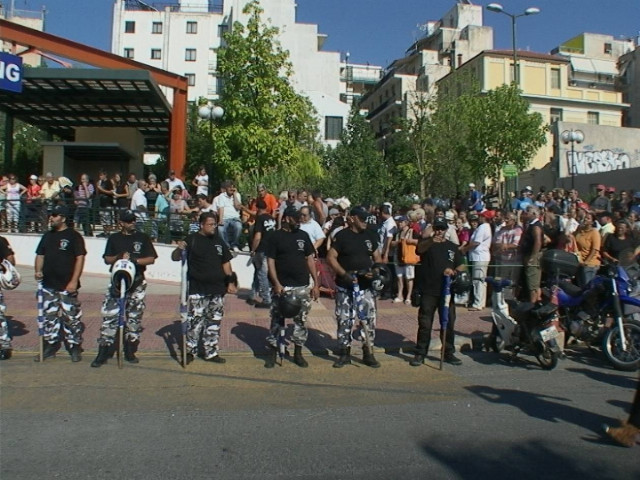 Διανομή τροφίμων από τη Χρυσή Αυγή (pics-vid)