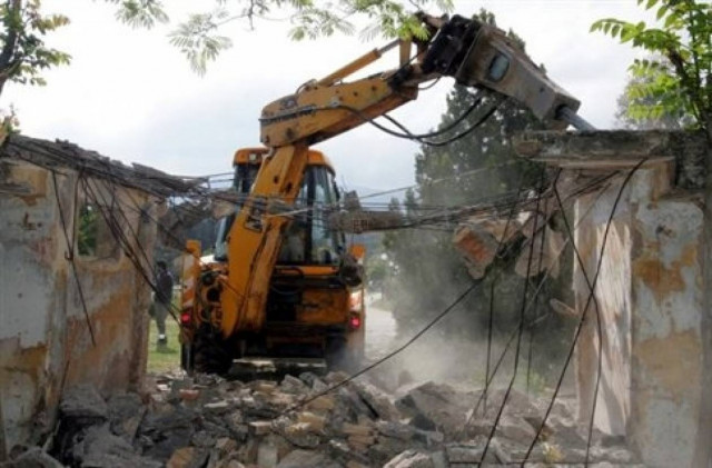 Απίστευτο: Μπουλντόζες γκρέμισαν το λάθος σπίτι