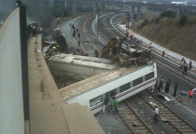 Ισπανία: Το τρένο είχε αναπτύξει μεγάλη ταχύτητα σύμφωνα με τον Τύπο