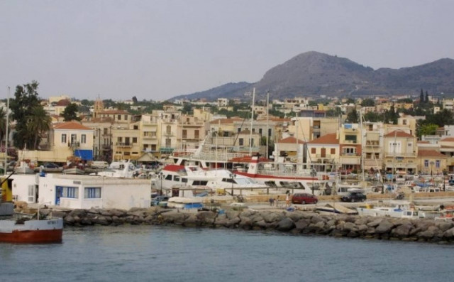 Με υδροφόρα του Πολεμικού Ναυτικού η υδροδότηση της Αίγινας