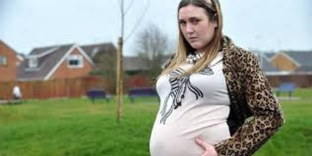 Απίστευτο: Είναι έγκυος τα τελευταία… 15 χρόνια!