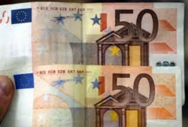 Είχε στην τσέπη του πλαστά χαρτονομίσματα