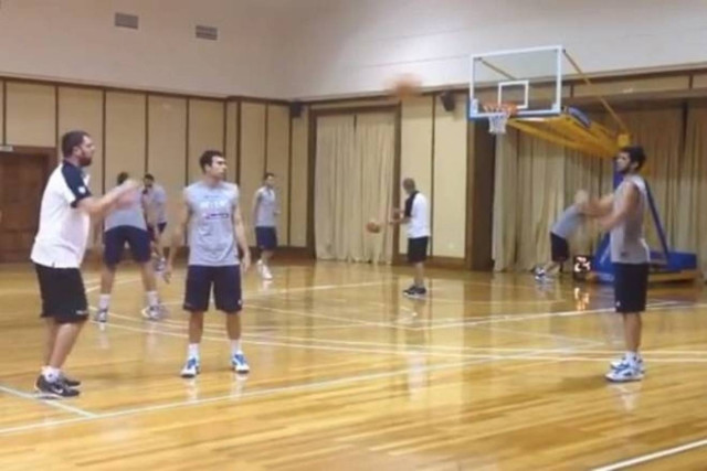 Βίντεο: Στα... βάσανα η Εθνική