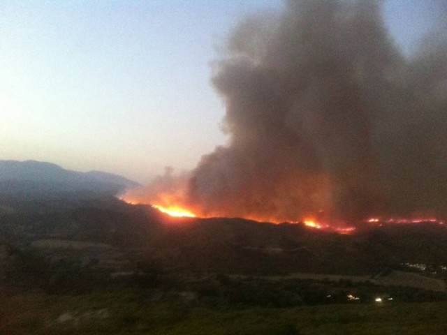 Η πύρινη λαίλαπα κατακαίει τη νότια Ρόδο!