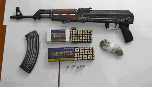 Όπλα και διαρρηκτικά εργαλεία βρέθηκαν σε διαμέρισμα στον Άγ. Δημήτριο