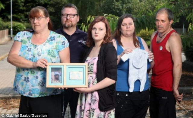 ΣΟΚ: Γέννησε και πέρασε τρεις μέρες δίπλα στο νεκρό παιδί της!