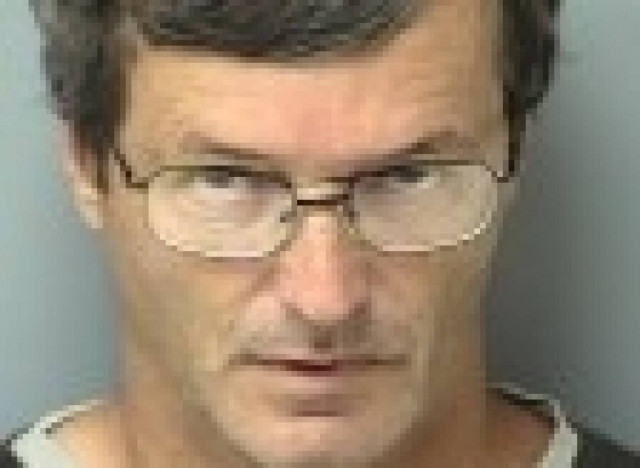 ΣΟΚ: Έμαθε ότι ο γείτονάς του είχε κακοποιήσει σεξουαλικά τον...