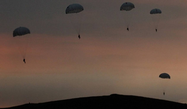 Η Ρωσία τιμά τη μέρα των αερομεταφερόμενων στρατευμάτων