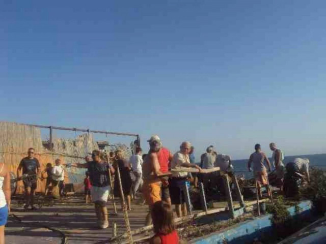 Πύργος: Παραλίγο ξύλο στον καθαρισμό κεντρικής πλατείας