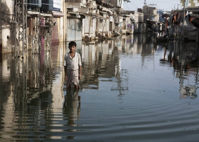 14 νεκροί εξαιτίας σφοδρών βροχοπτώσεων