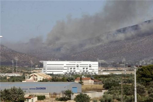 Υπό έλεγχο η φωτιά στο Μαρκόπουλο – Παραμένουν ισχυρές δυνάμεις
