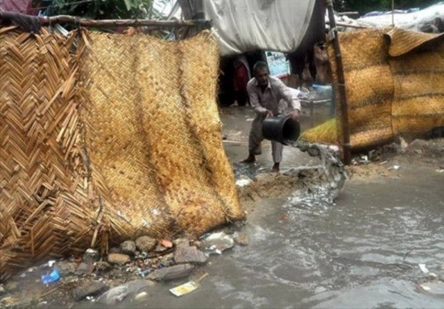 Τριάντα νεκροί και δεκάδες αγνοούμενοι εξαιτίας σφοδρών πλημμυρών
