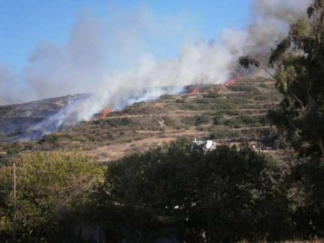 Πύρινο μέτωπο και στη Νάξο (pics+vid)