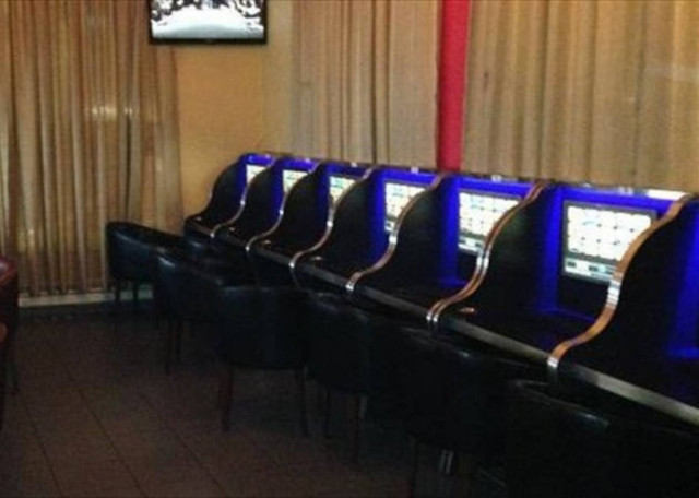 Eντόπισαν «μίνι καζίνο» στο Νέο Κόσμo