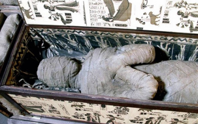 Έπαθε ΣΟΚ ο 10χρονος: Βρήκε σε μπαούλο στην σοφίτα της γιαγιάς μια…