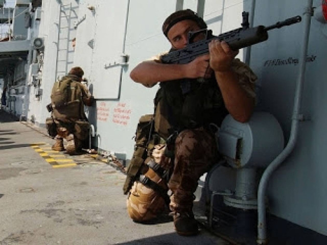 Bίντεο: Αυτά τρώνε οι πεζοναύτες και αντέχουν τα πάντα!