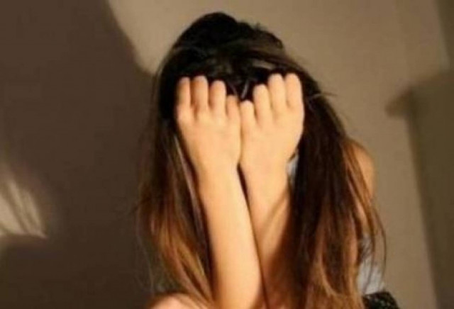 Πάτρα: Επιτέθηκε σε νεαρές στη μέση του δρόμου για να τις βιάσει