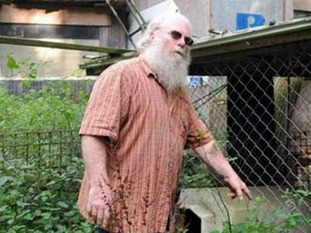 Διέκοψε τη δίκη και άρχισε να πυροβολεί αδιακρίτως- Τρεις οι νεκροί