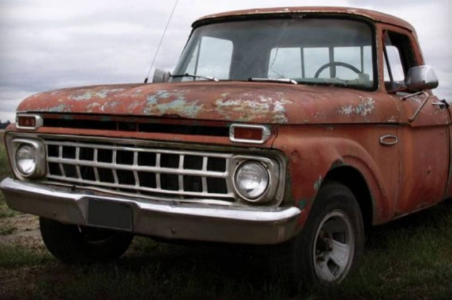 Απίστευτο: Έθαψε το φορτηγό του για να εισπράξει την ασφάλεια!