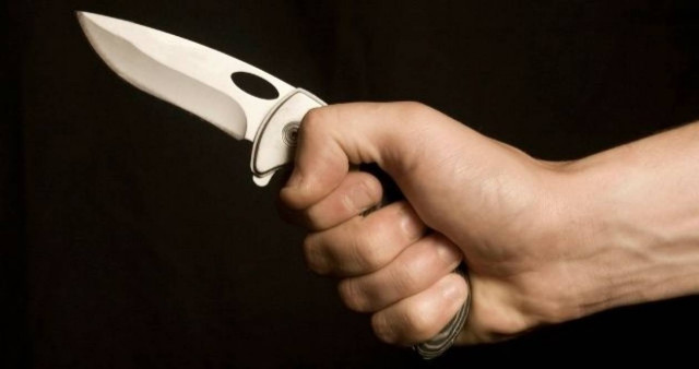 Μαχαιρώματα με θύματα μία 13χρονη ροδίτισσα και μία 35χρονη Νιγηριανή