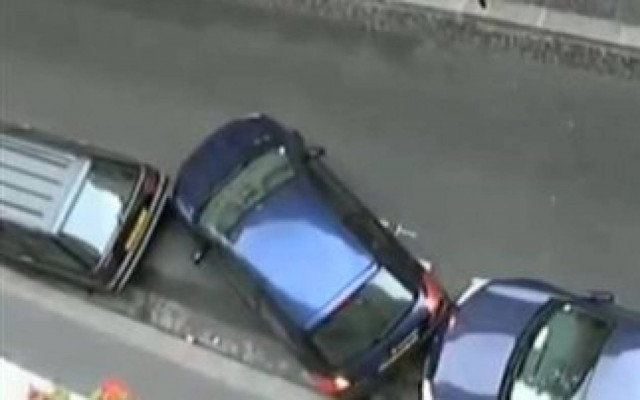 Βίντεο: Να τι κάνεις αν δε σε χωράει το πάρκινγκ