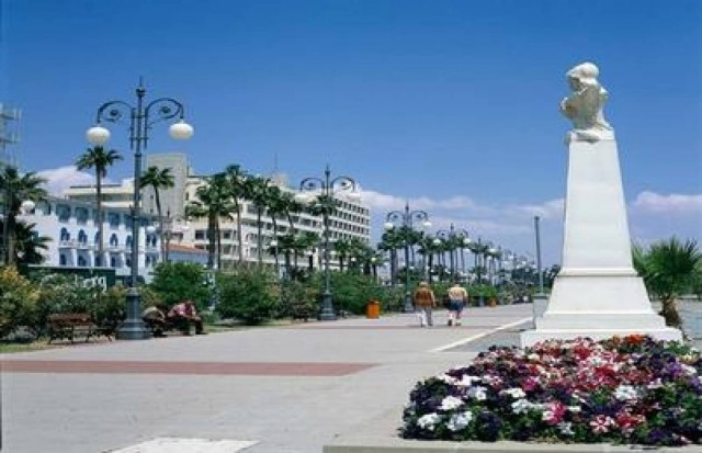 Ο Δήμος Λάρνακας συνεχίζει την εποχιακή εργοδότηση ανέργων