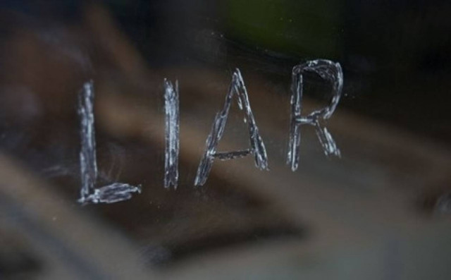 Πώς μπορείτε να πείτε ένα ψέμα και να σας πιστέψουν όλοι!