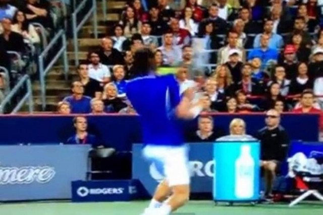 Το «χτύπημα» στο πρόσωπο του Τζόκοβιτς (video)