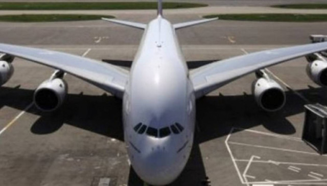 Αεροσκάφος βγήκε έξω από τον αεροδιάδρομο