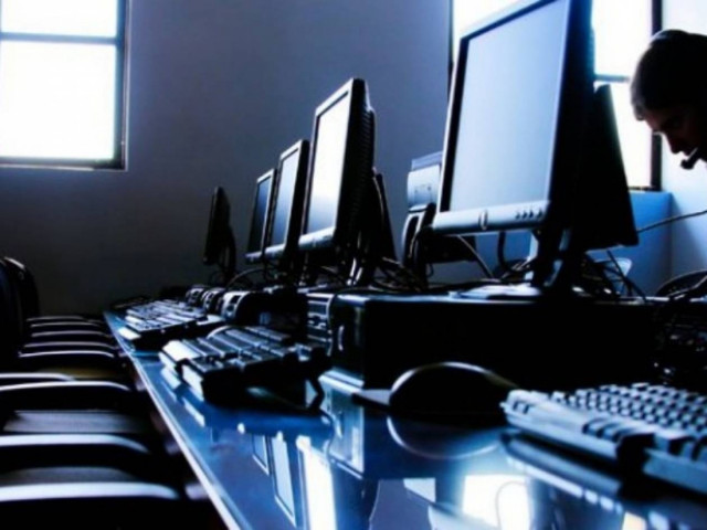 Με τα κλεμμένα... εξόπλιζαν γραφείο!