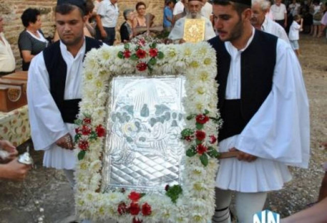 Η περιφορά της εικόνας της Παναγίας στη Ναυπακτία