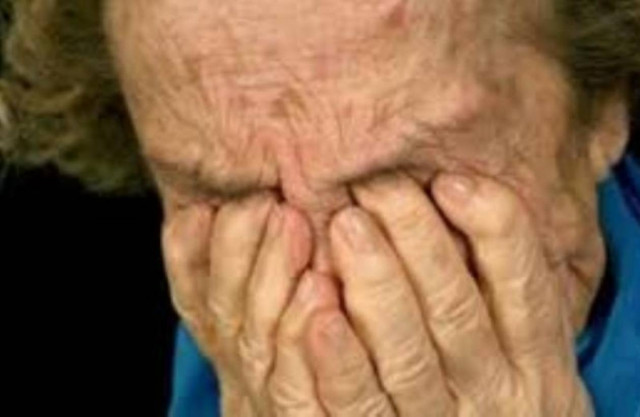 Χτύπησαν και λήστεψαν ηλικιωμένη στην Κόρινθο