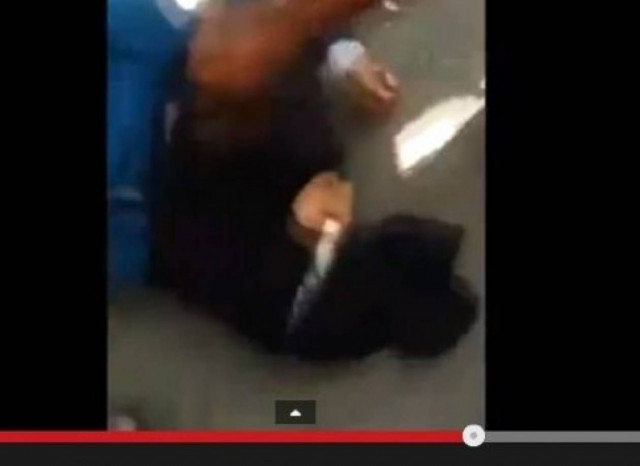 Βίντεο ΣΟΚ: Αίγυπτος - Πυροβόλησαν διαδηλώτρια στη μέση του δρόμου