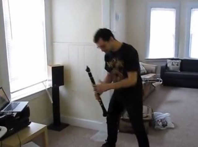 Βίντεο: Μetal σε σόλο κλαρίνο!