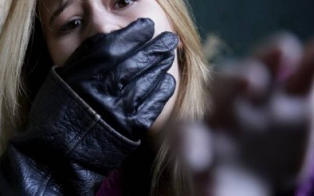 ΣΟΚ: 26χρονη τουρίστρια καταγγέλλει ότι βιάστηκε ομαδικά στη Βόνιτσα!