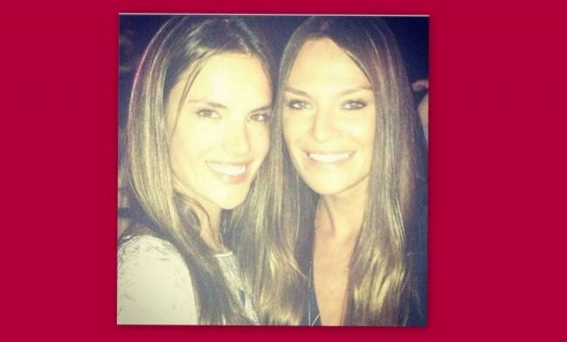 H Alessandra Ambrosio ανεβάζει φωτογραφίες από την Μύκονο