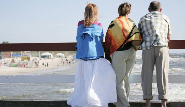 Επιστρέφουν στο πατρικό τους σπίτι οι νέοι σε Ευρώπη και Αμερική