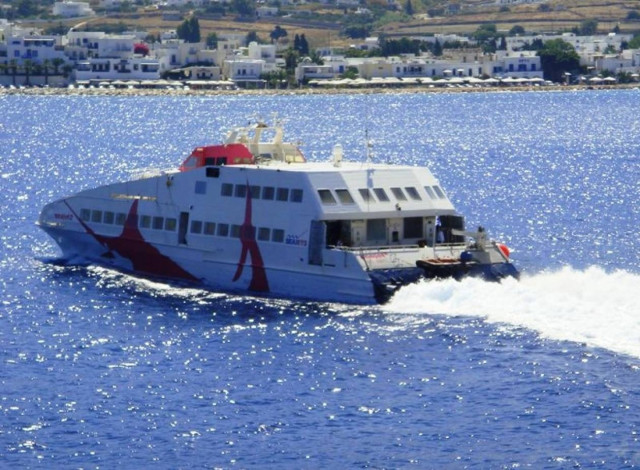 Ταλαιπωρία για τους επιβάτες του «Sea Jet 2» στην Αμοργό