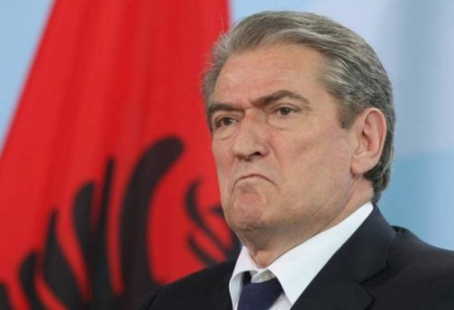 Μπερίσα:Απαρέδεκτο και παράλογο να μπλέκεται η Ελλάδα σε εσωτερικά μας