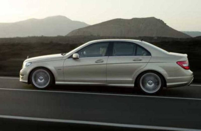Nέα Mercedes c-class: Υβριδική & 1.600 Diesel