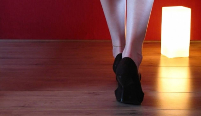 Απίστευτο! Απαγορεύτηκε στις ιταλίδες να φορούν τακούνια