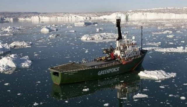 Μπλόκο της Ρωσίας σε πλοίο της Greenpeace στην Αρκτική