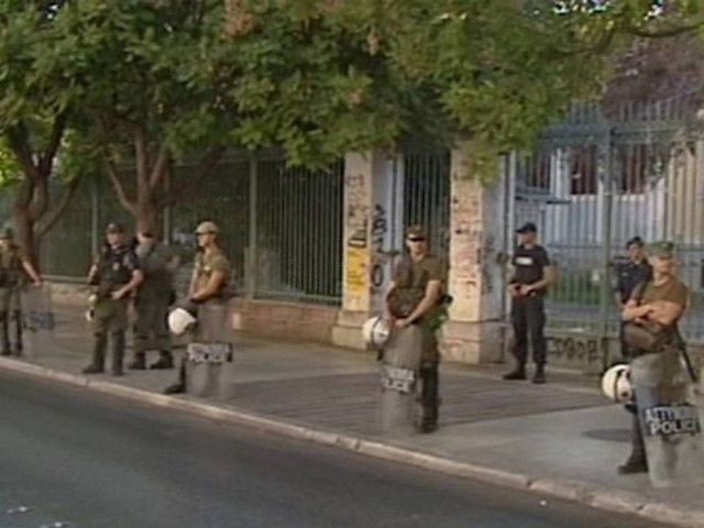 Μεγάλη επιχείρηση της ΕΛ.ΑΣ. στο Πολυτεχνείο