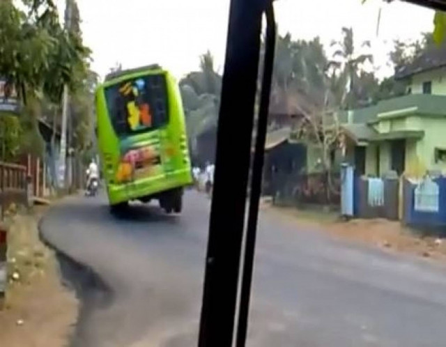 Δεν θα θέλατε να είστε επιβάτης σε αυτό το λεωφορείο