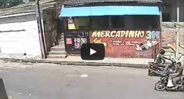 Βίντεο: Η πιο ξεκαρδιστική απόπειρα ληστείας που έχετε δει!