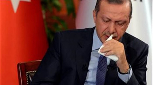 Βίντεο: Έβαλε τα κλάματα ο Ερντογάν κατά τη διάρκεια ζωντανής εκπομπής