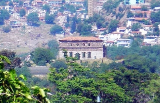 Οι Τούρκοι γκρεμίζουν τον ιστορικό Προφήτη Ηλία στη Σμύρνη