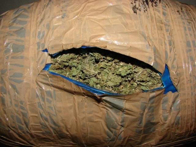 Κυκλοφορούσε με τη μηχανή και με μισό… κιλό χασίς