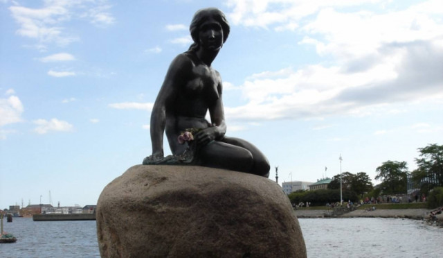 Η Γοργόνα-σύμβολο της Δανίας έγινε 100 χρόνων!