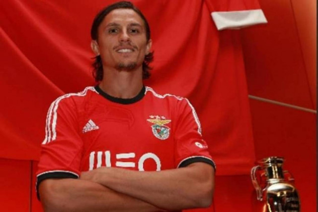 «Ερυθρόλευκη» καζούρα στην Μπενφίκα για Φέισα (photo)